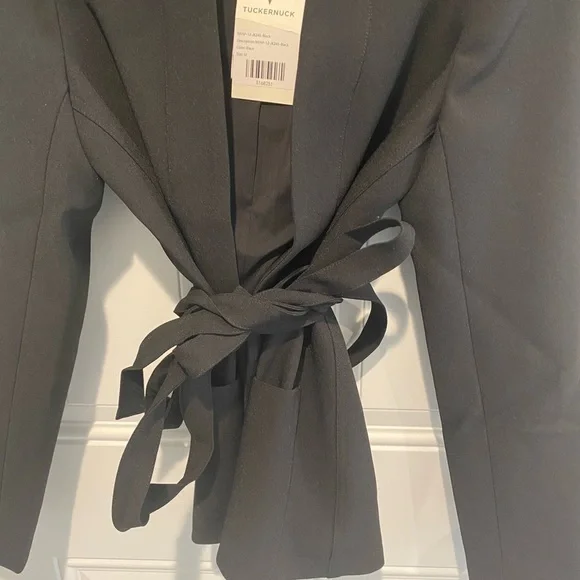 Tuckernuck Gracie Wrap Black Blazer Women’s Size Medium NWT - Picture 6 of 10